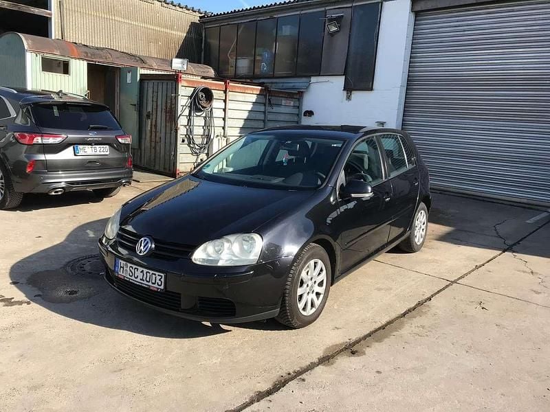 Schwarz Gebraucht 2005 VW Golf IV Comfortline Kleinwagen | 2.999 € (Fairer Preis) - Bild 1/4