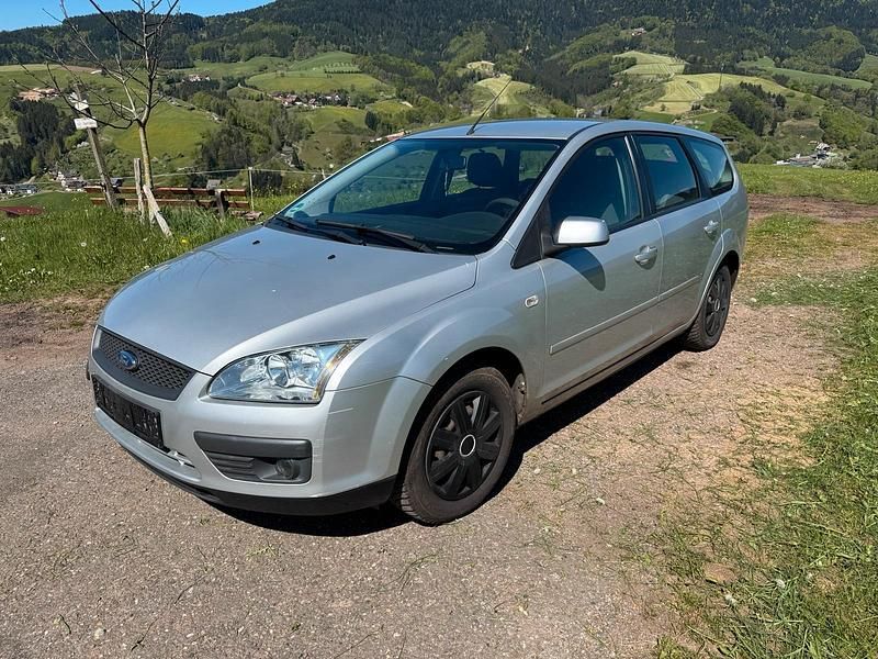Second-hand Ford Focus 90 CP (66 kW) 2007 Argintiu Break