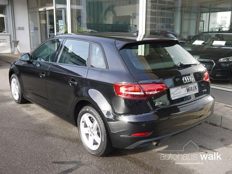 Gebraucht Audi A3 Comfort 116 PS (85 kW) 2017 Mythosschwarz metallic Limousine