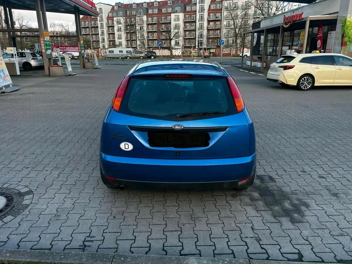 Gebraucht Ford Focus 105 PS (77 kW) 1999 Blau Kleinwagen