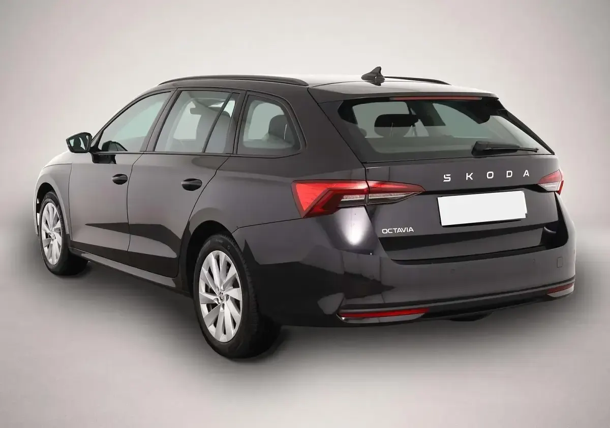 Gebraucht Skoda Octavia Selection 150 PS (110 kW) 2024 Manufacturer Kombi
