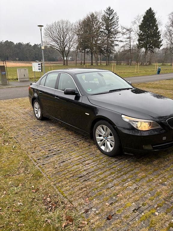 Gebraucht BMW 525 197 PS (144 kW) 2008 Schwarz Limousine