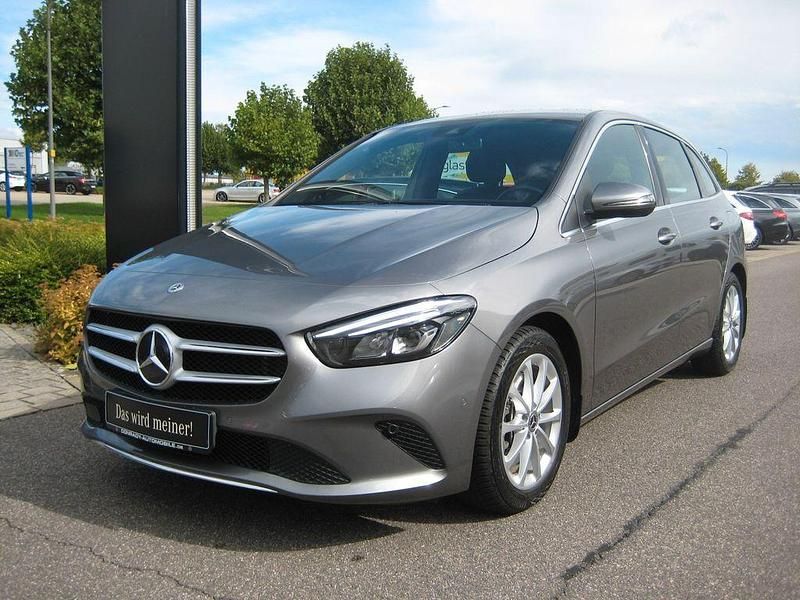 Grau Gebraucht 2019 Mercedes B250 Progressive Van / Kleinbus | 24.850 € (Fairer Preis) - Bild 1/4