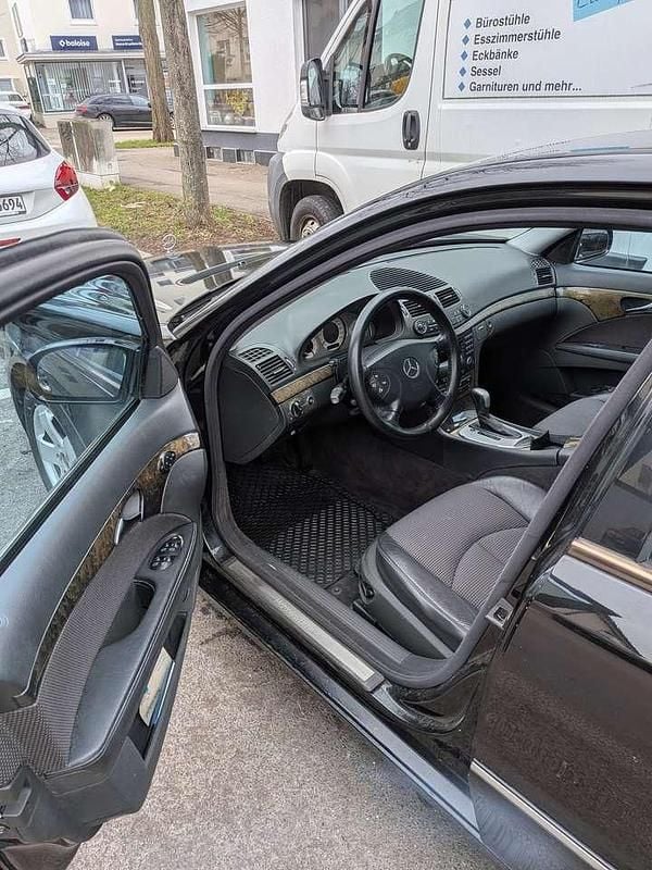 Gebraucht Mercedes E270 177 PS (130 kW) 2002 Schwarz Limousine