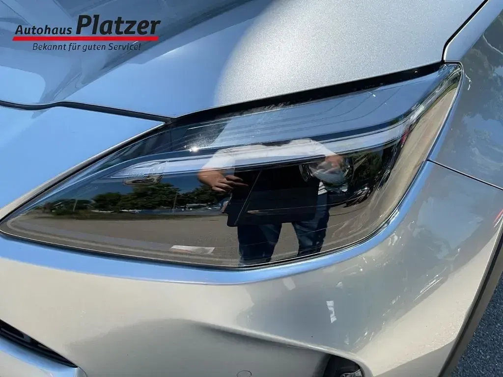 Neu Toyota Yaris 92 PS (67 kW) 2026 Grau Kleinwagen