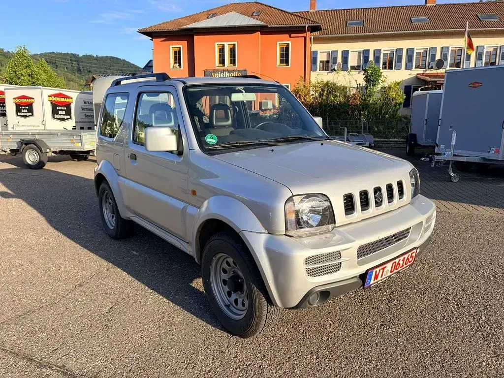 Używany Suzuki Jimny 86 KM (63 kW) 2011 Srebrny SUV
