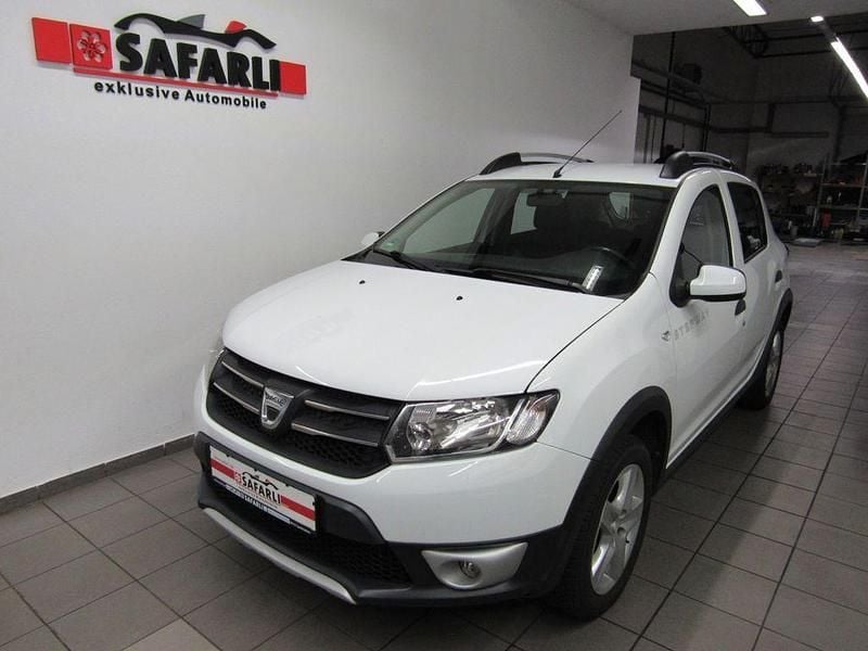 Gebraucht Dacia Sandero Prestige 90 PS (66 kW) 2014 Weiß Limousine
