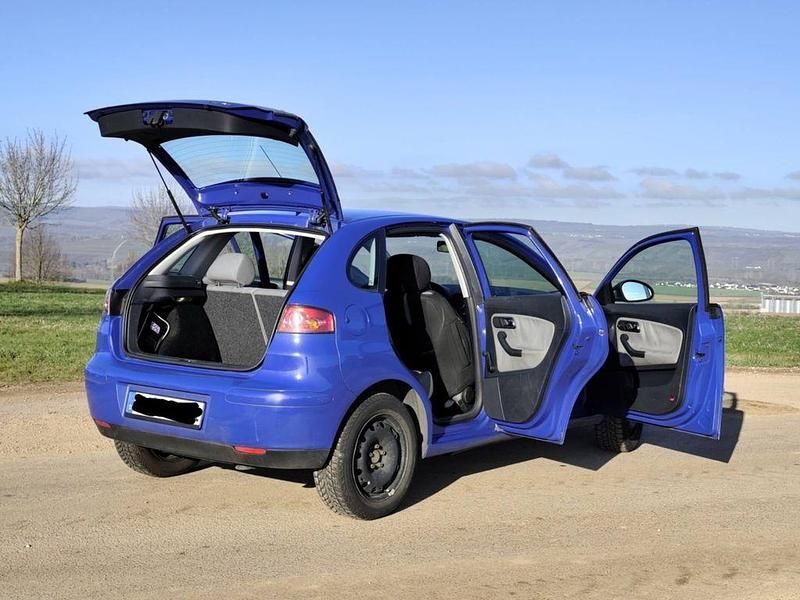 Gebraucht Seat Ibiza Fresh 75 PS (55 kW) 2003 Blau Kleinwagen