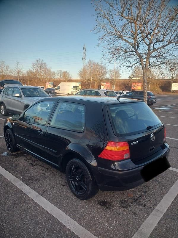 Gebraucht VW Golf IV 75 PS (55 kW) 2002 Schwarz Kleinwagen