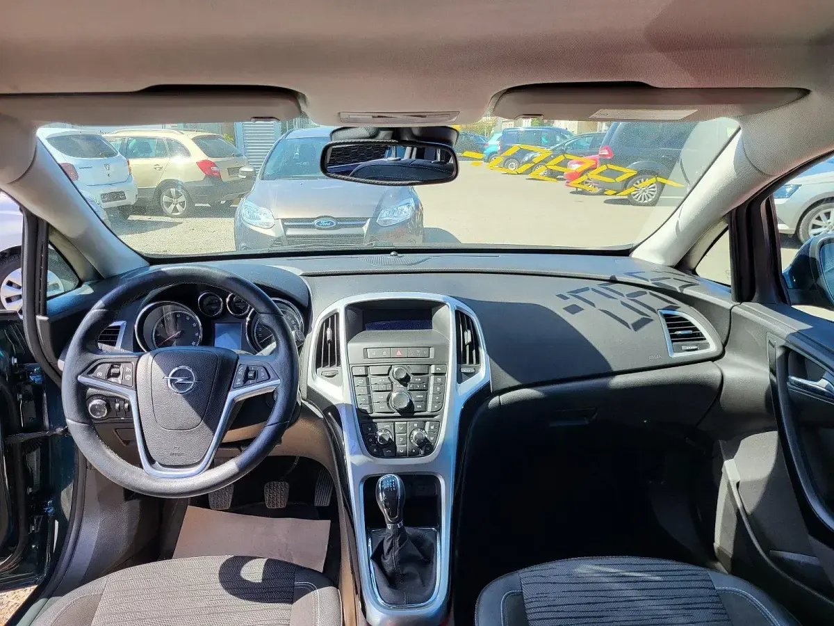 Gebraucht Opel Astra 120 PS (88 kW) 2015 Grün Kombi