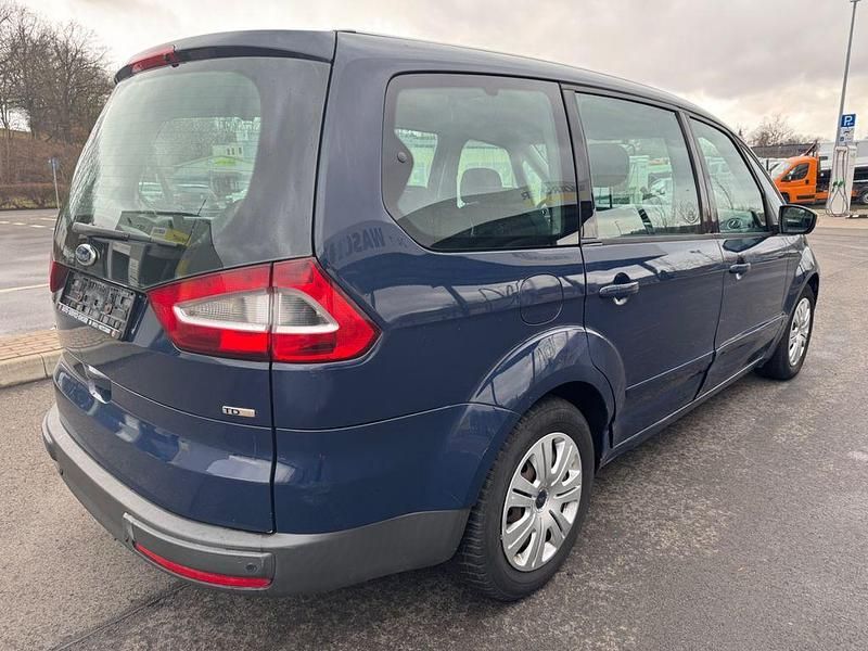 Gebraucht Ford Galaxy Trend 140 PS (102 kW) 2009 Blau Van / Kleinbus