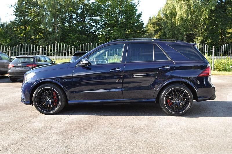 Blau Gebraucht 2018 Mercedes GLE63 AMG AMG SUV | 56.500 € (Fairer Preis) - Bild 1/4