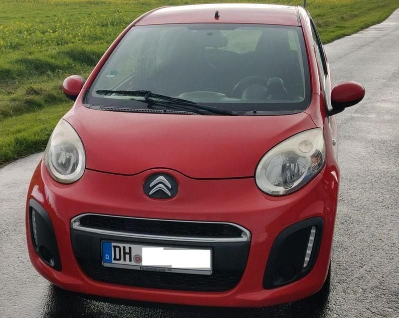 Rot Gebraucht 2012 Citroën C1 Tendance Kleinwagen | 2.100 € (Fairer Preis) - Bild 1/4