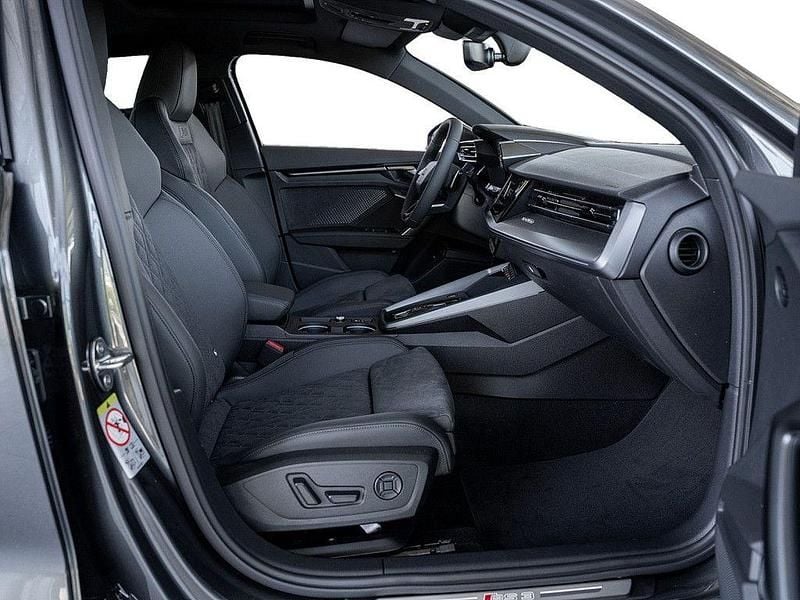 Neu Audi RS3 Sport 400 PS (294 kW) 2026 Grau Limousine