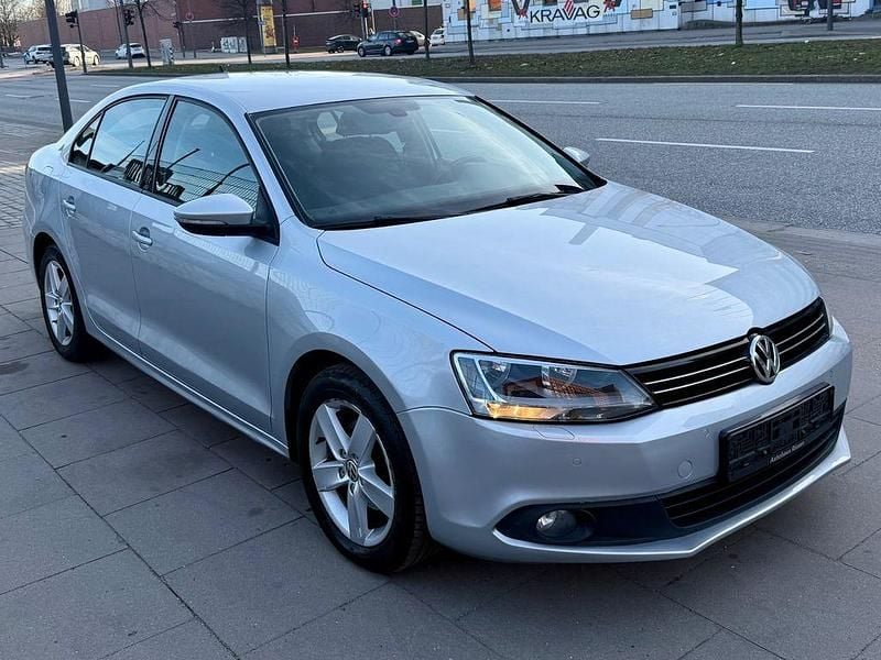 Gebraucht VW Jetta Comfortline 105 PS (77 kW) 2011 Silber Limousine