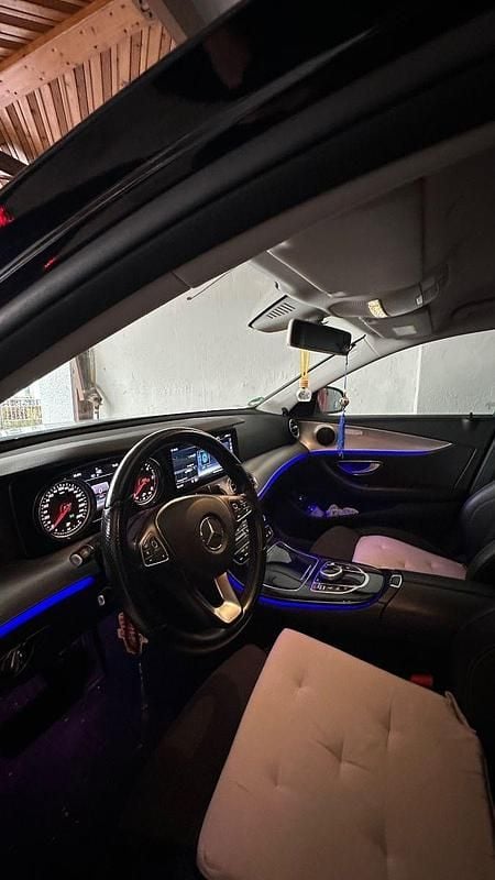 Gebraucht Mercedes E220 Avantgarde 194 PS (142 kW) 2018 Schwarz Kombi