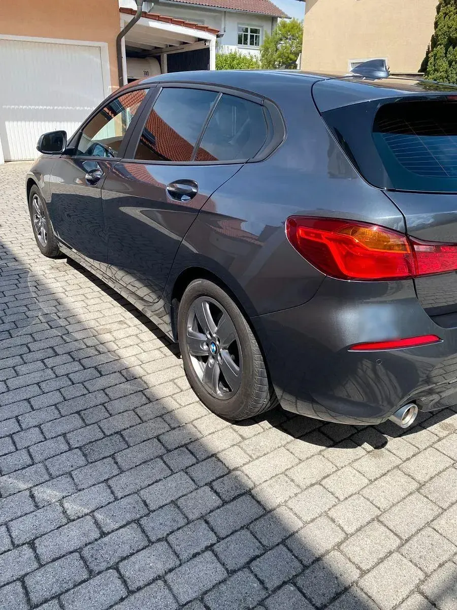 Gebraucht BMW 118 Advantage 140 PS (102 kW) 2021 Grau Kleinwagen