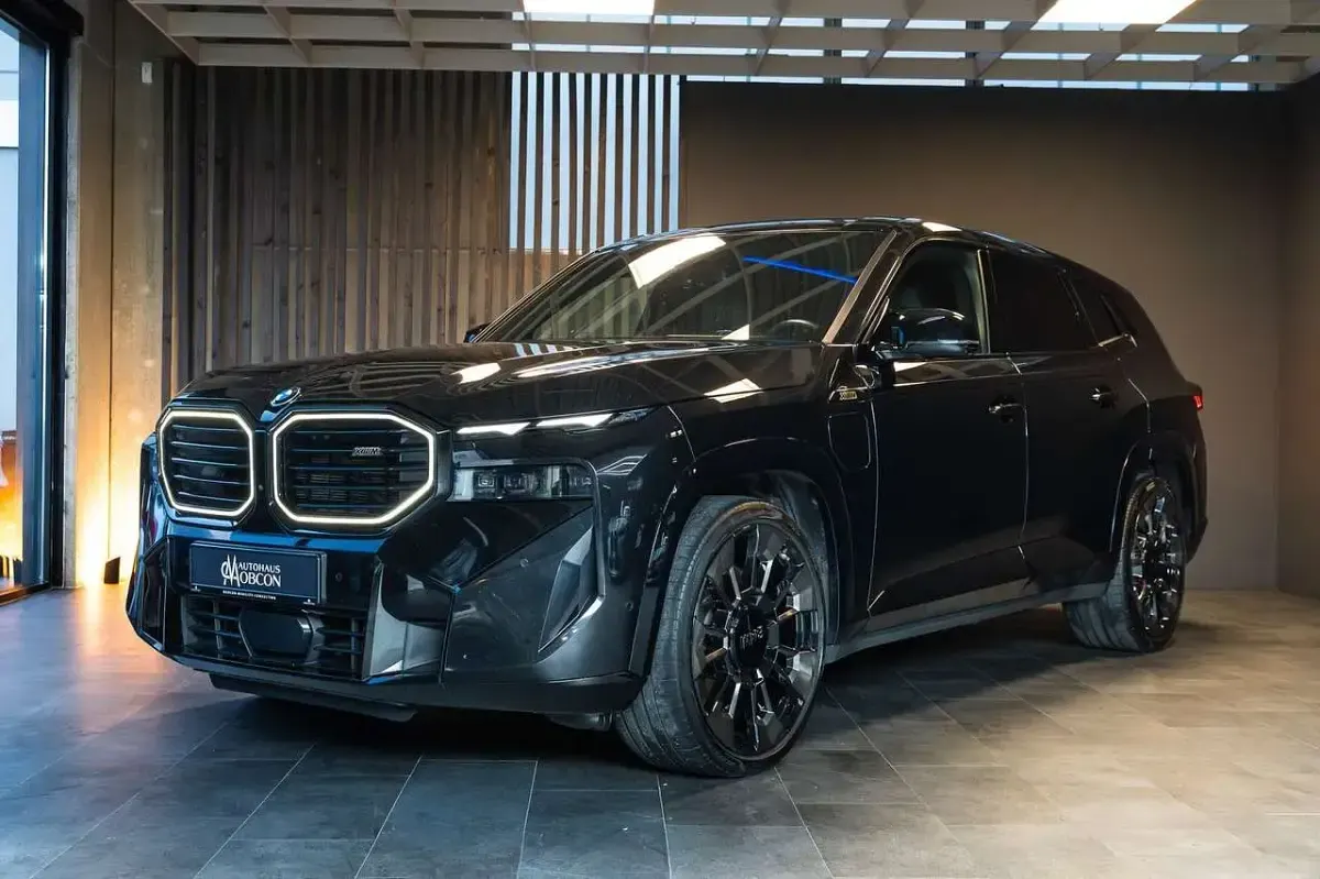 Używany BMW XM Performance 489 KM (359 kW) 2024 Czarny SUV