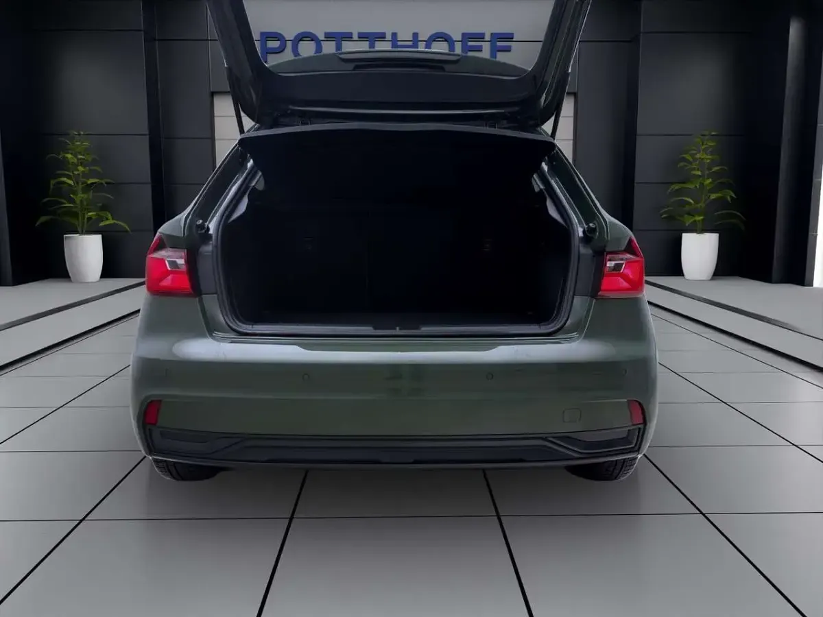 Second-hand Audi A1 Advanced 116 CP (85 kW) 2025 Verde SUV