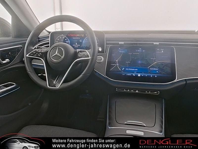Gebraucht Mercedes E300 Avantgarde 197 PS (144 kW) 2024 Grau Limousine