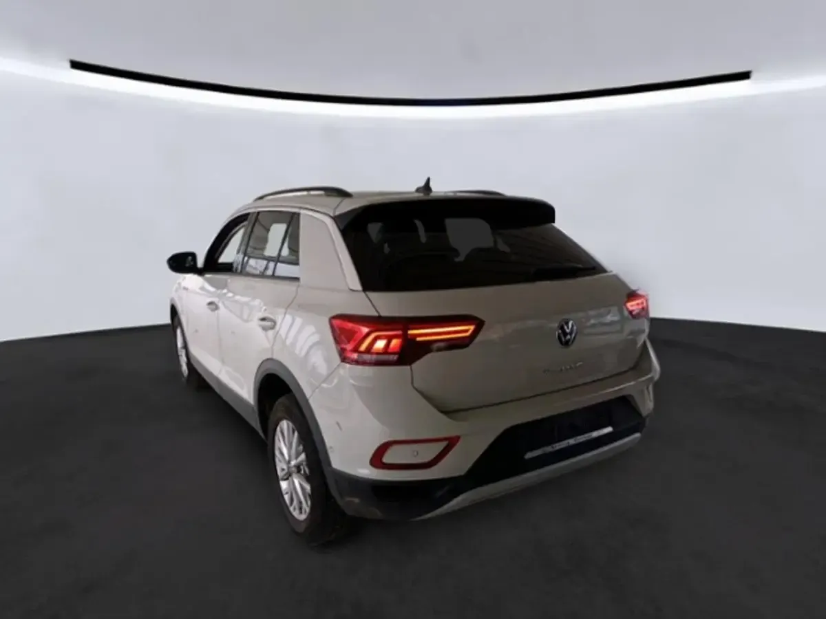 Usado VW T-Roc Life 150 HP (110 kW) 2023 SUV