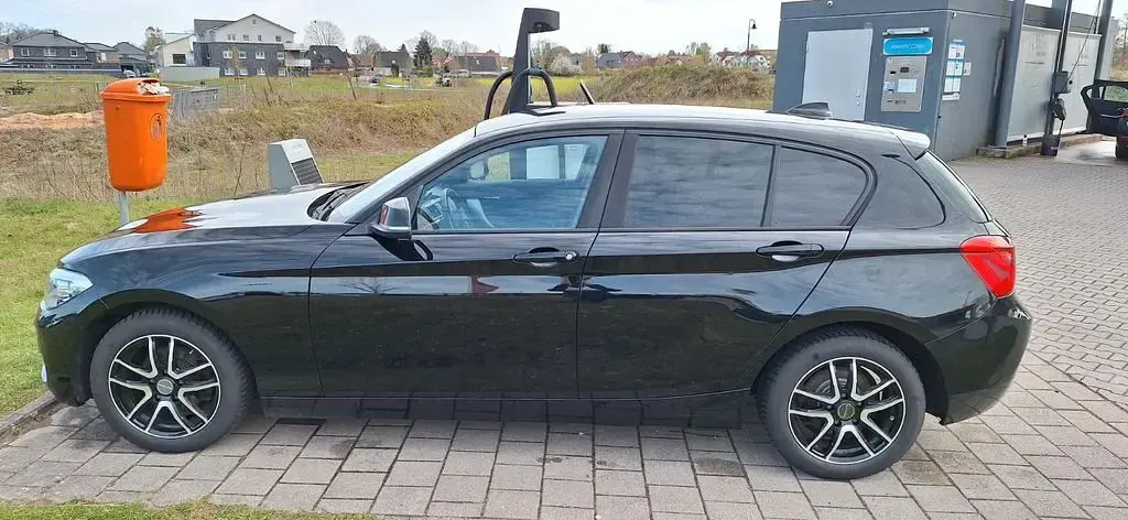 Gebraucht BMW 116 Advantage 109 PS (80 kW) 2017 Schwarz Kleinwagen