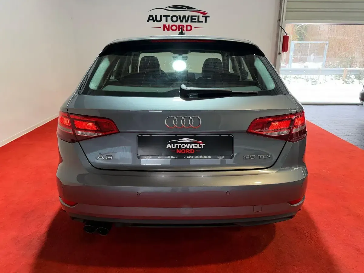 Brugt Audi A3 Sportback Basis 150 HK (110 kW) 2019 Grå Hatchback