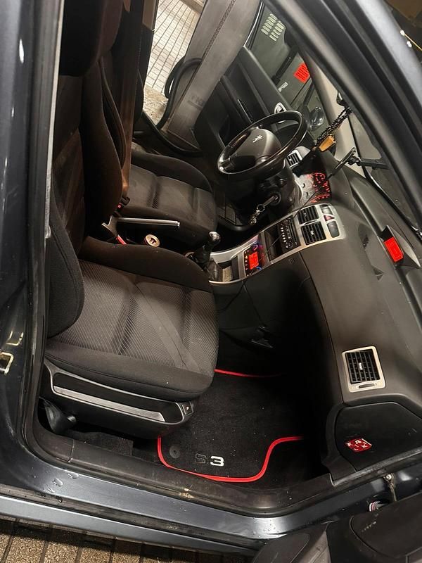 Gebraucht Peugeot 307 90 PS (66 kW) 2006 Grau Limousine