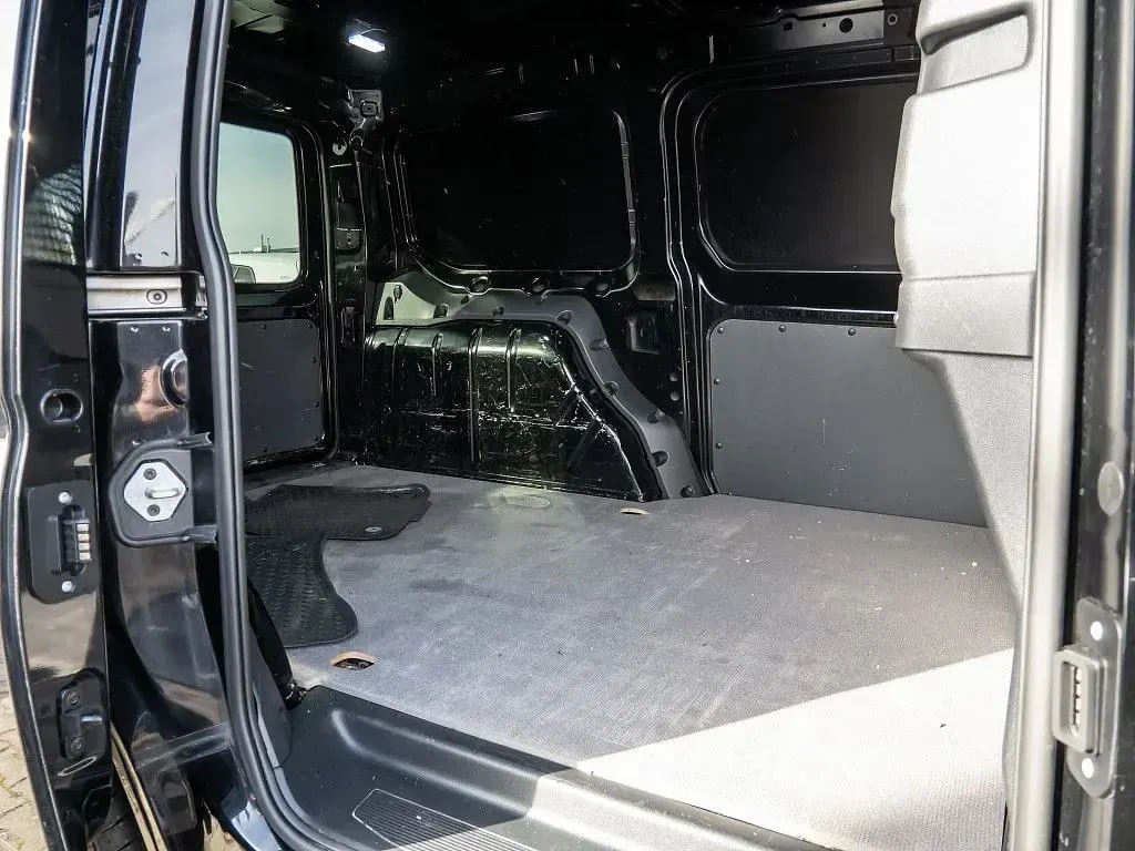 Gebraucht VW Caddy 122 PS (89 kW) 2022 Schwarz Van / Kleinbus