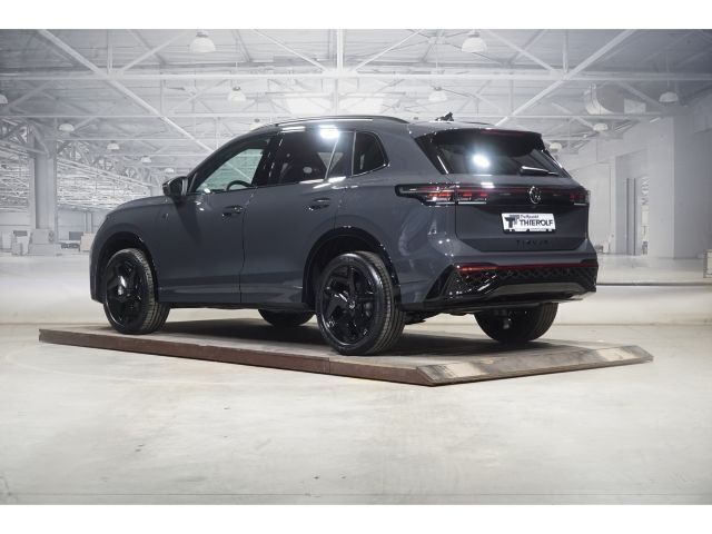 Gebraucht VW Tiguan R-line 204 PS (150 kW) 2024 Uranograu SUV