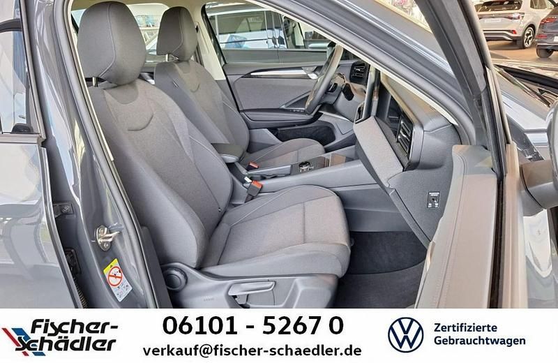 Gebraucht VW Tiguan Basis 131 PS (96 kW) 2025 Uranograu SUV