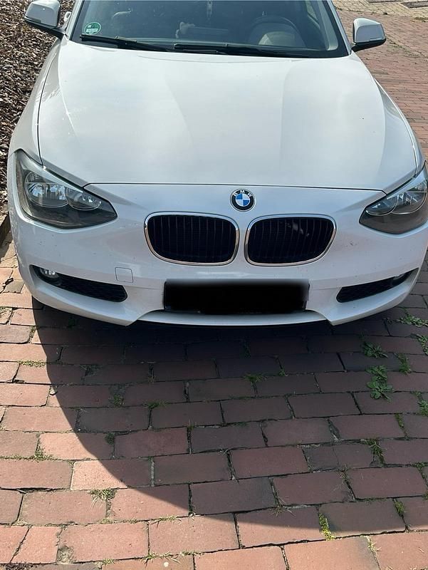 Weiß Gebraucht 2012 BMW 114 Kleinwagen | 4.999 € (Fairer Preis) - Bild 1/4