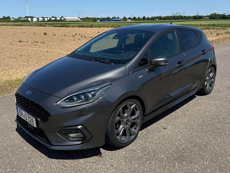 Grau Gebraucht 2020 Ford Fiesta S Kleinwagen | 11.995 € (Fairer Preis) - Bild 1/4