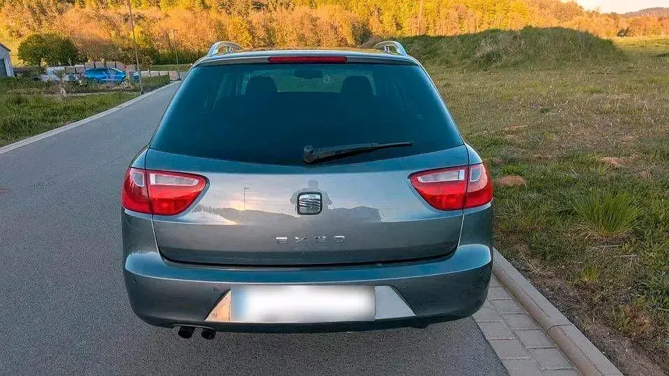 Usado Seat Exeo 143 HP (105 kW) 2013 Cinzento Carrinha