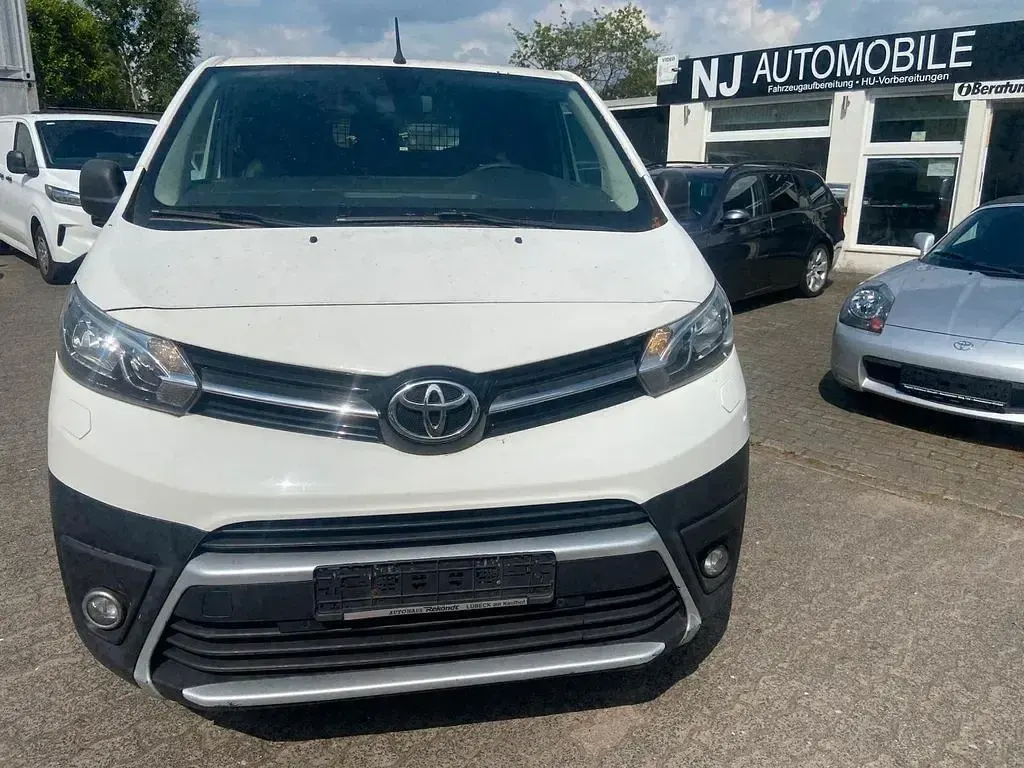 Gebraucht Toyota Proace 120 PS (88 kW) 2019 Weiß Van / Kleinbus