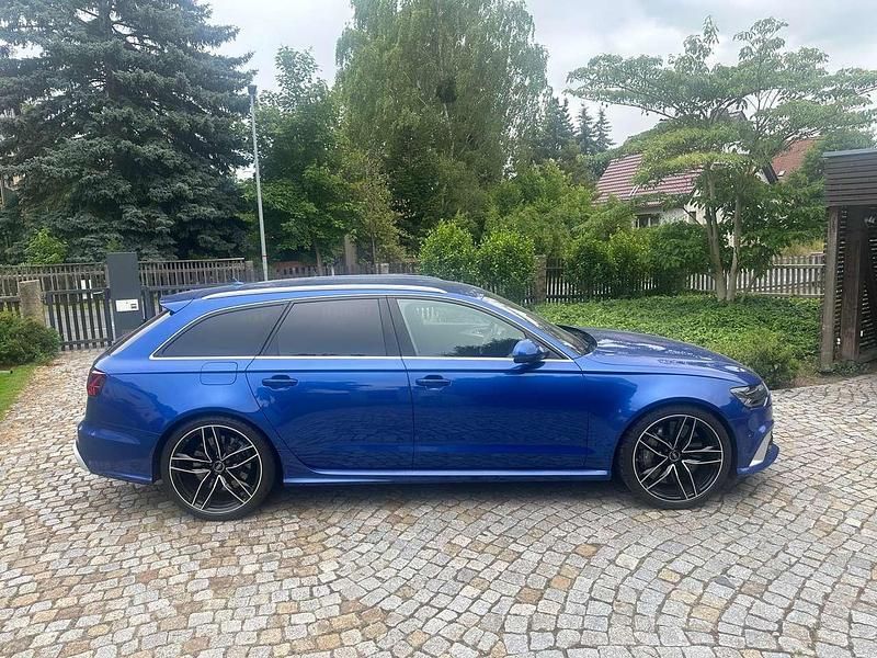Blau Gebraucht 2017 Audi RS6 Performance Kombi | 74.990 € (Teuer) - Bild 1/4