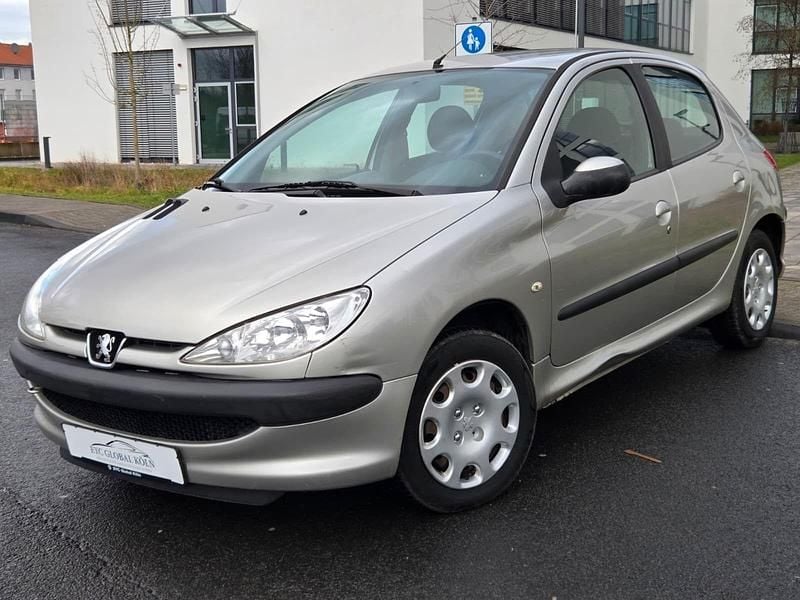 Grau Gebraucht 2009 Peugeot 206 Kleinwagen | 1.490 € (Superpreis) - Bild 1/4