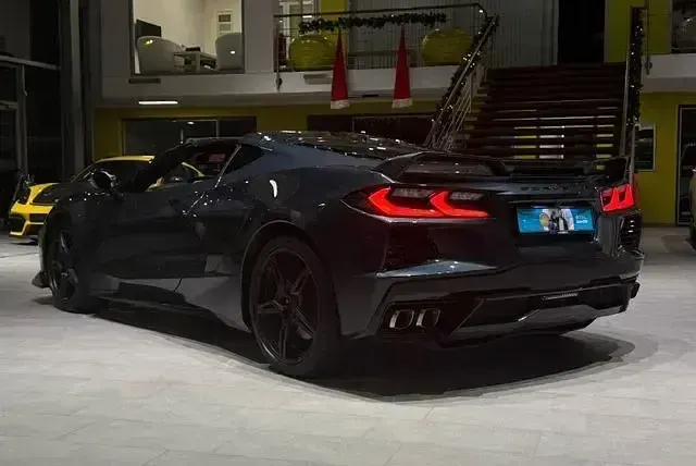 Używany Corvette Stingray 496 KM (364 kW) 2021 Szary Coupe