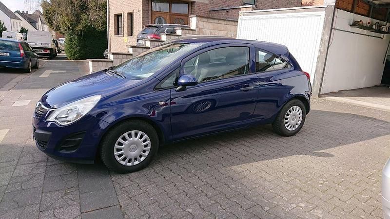 Second-hand Opel Corsa Selection 69 CP (50 kW) 2011 Albastru Hatchback