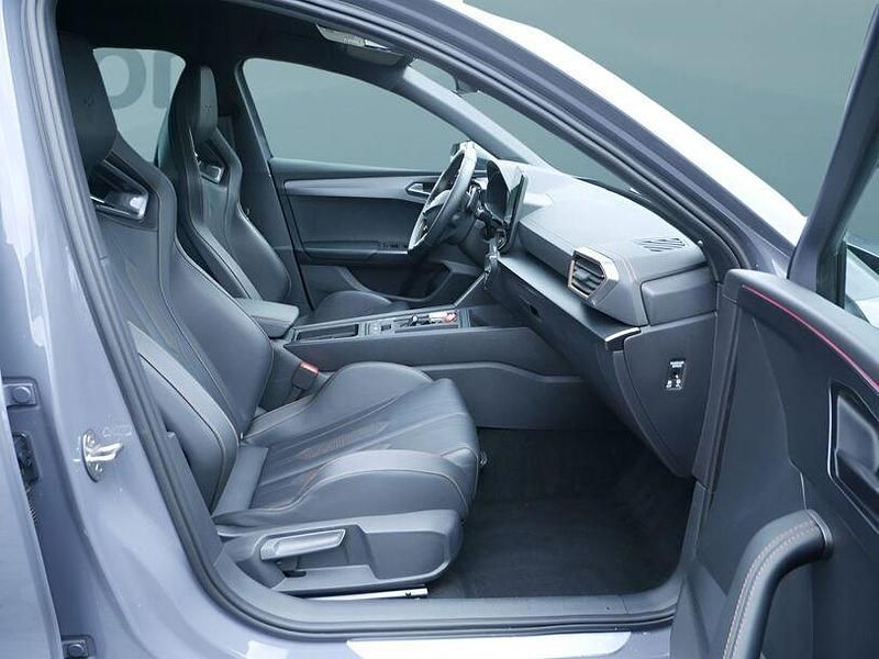 Używany Cupra Leon 300 KM (220 kW) 2023 Szary Hatchback