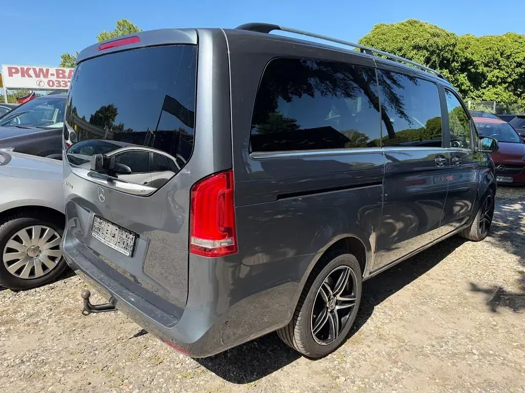 Gebraucht Mercedes V220 Avantgarde Edition 190 PS (139 kW) 2016 Grau Van / Kleinbus