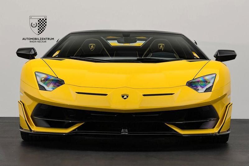Usata Lamborghini Aventador 770 CV (566 kW) 2022 Giallo Cabrio