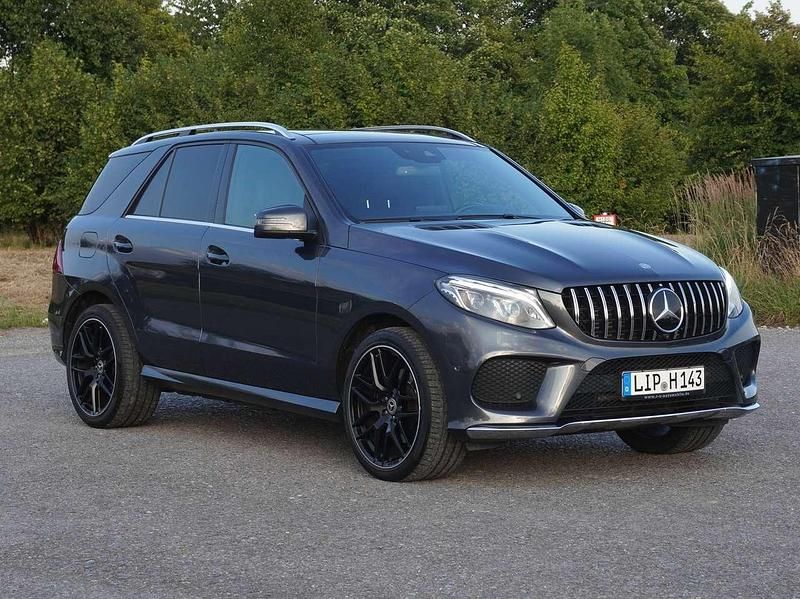 Grau Gebraucht 2015 Mercedes GLE350 AMG SUV | 29.999 € (Fairer Preis) - Bild 1/4