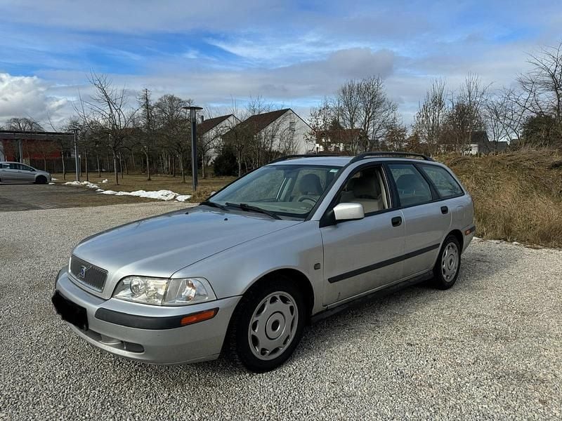 Gebraucht Volvo V40 101 PS (74 kW) 2003 Silber Kombi