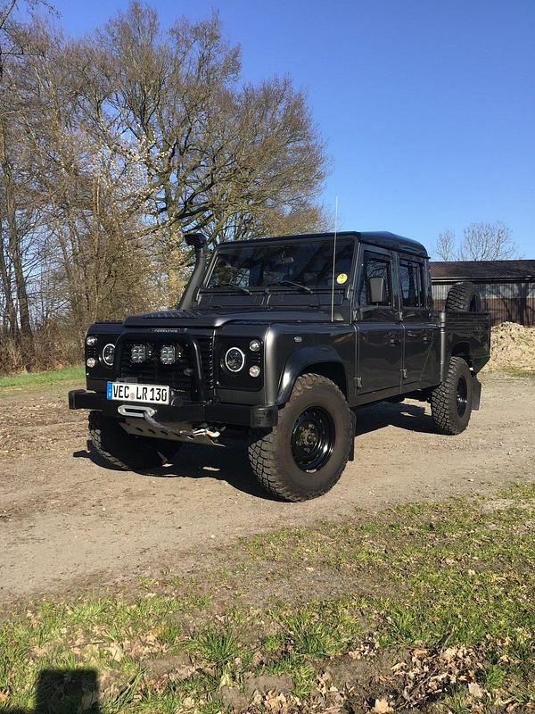 Grau Gebraucht 2005 Land Rover Defender SUV | 39.900 € - Bild 1/4