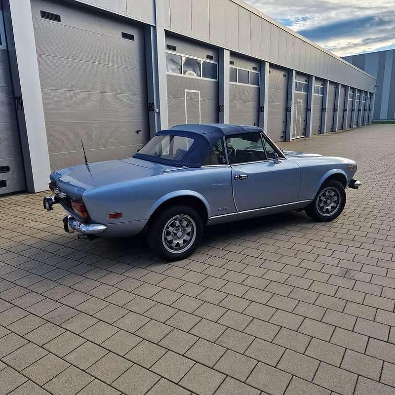 Gebraucht Fiat 124 Spider 103 PS (75 kW) 1984 Blau Cabrio