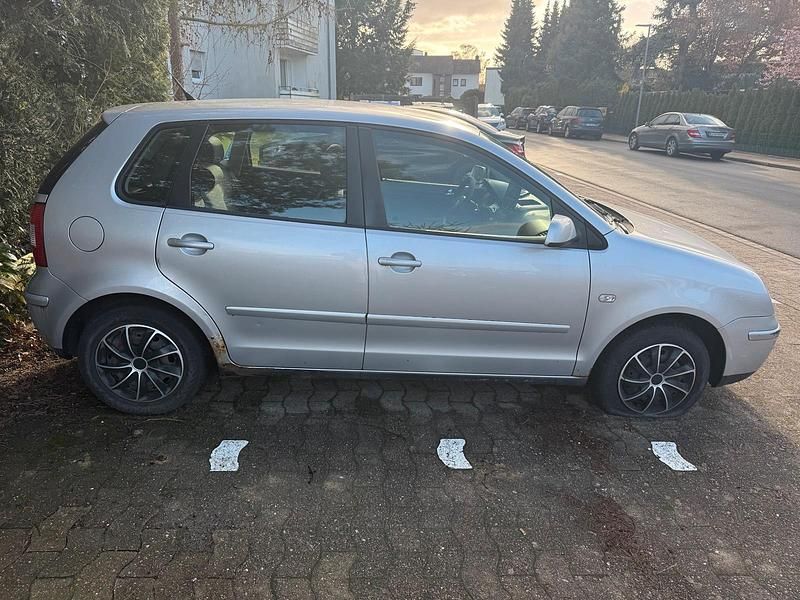 Gebraucht VW Polo 75 PS (55 kW) 2005 Silber Kleinwagen