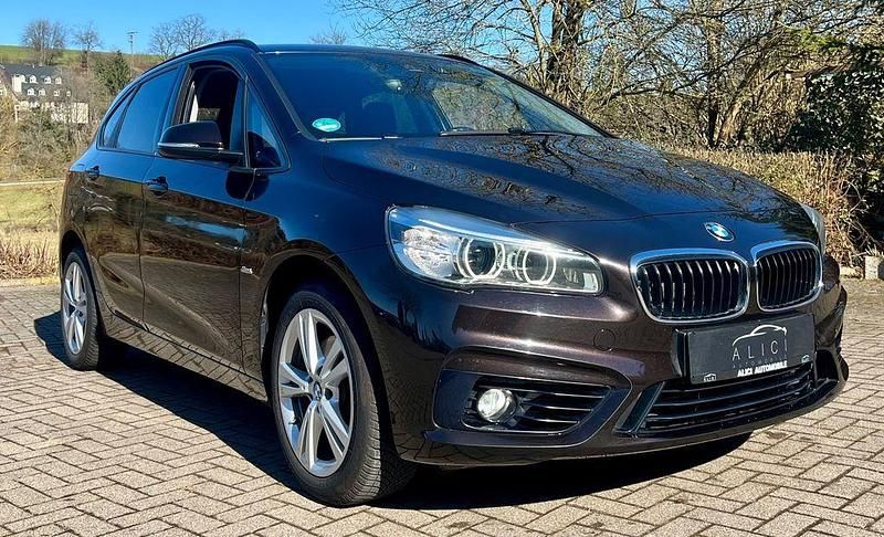 Gebraucht BMW 220 Sport Line 190 PS (139 kW) 2016 Braun Van / Kleinbus