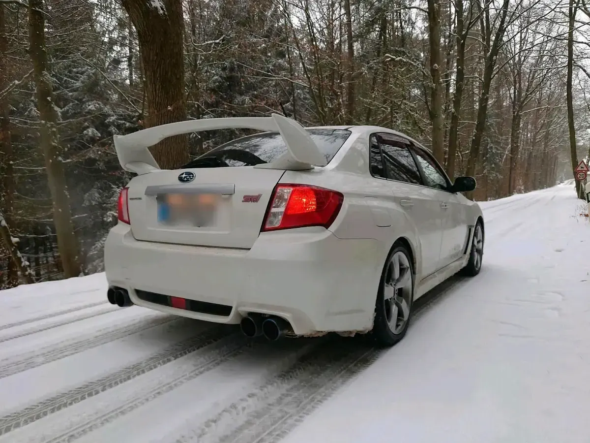 Gebraucht Subaru Impreza 300 PS (220 kW) 2011 Weiß Limousine
