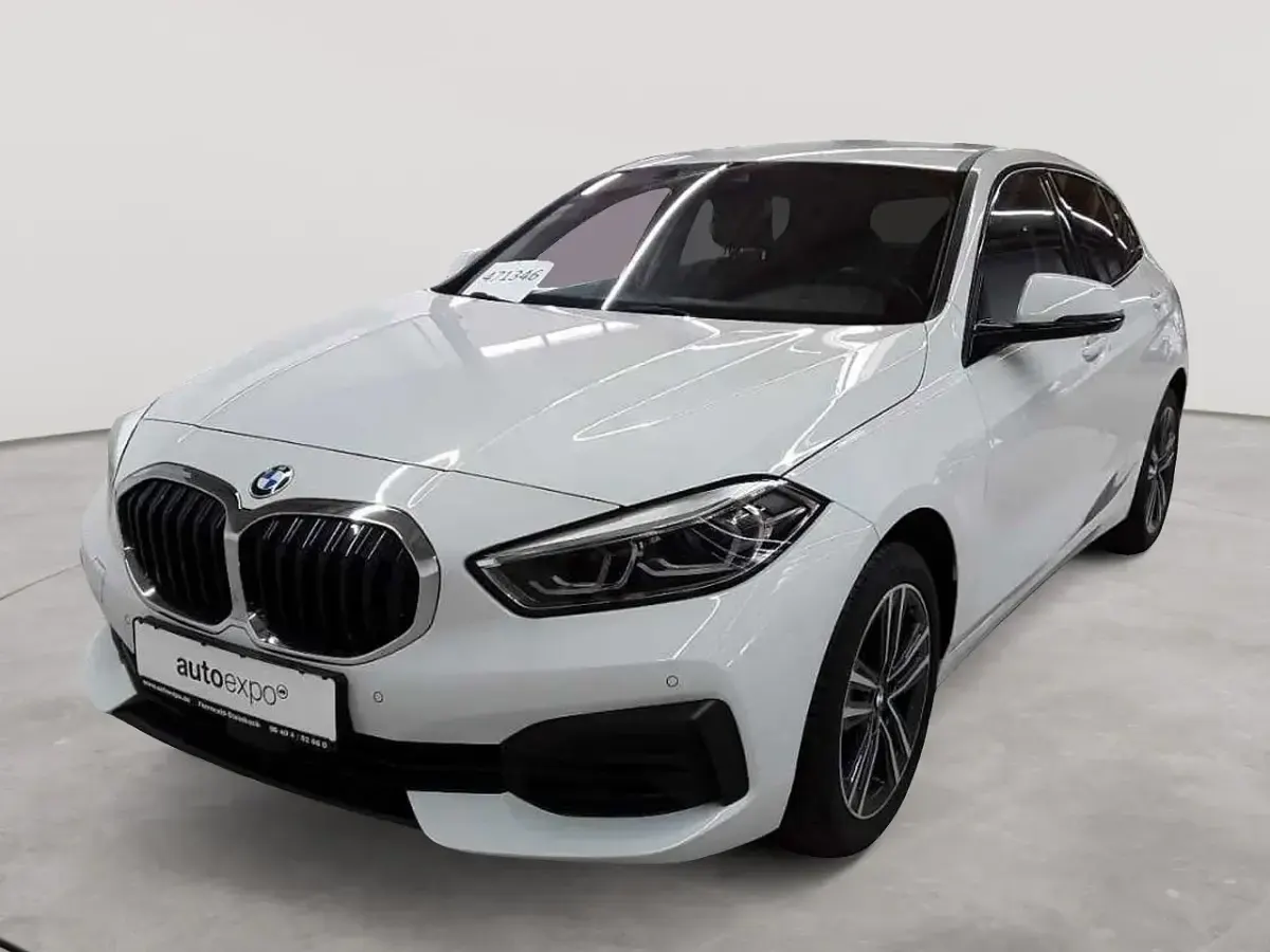 Gebraucht BMW 118 Advantage 150 PS (110 kW) 2023 Alpinweiß Limousine